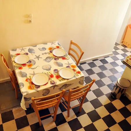 Prázdninový dům Neoclassical House *
